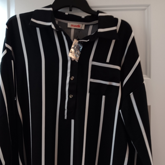 Ladies Blouse - Picture 2 of 3